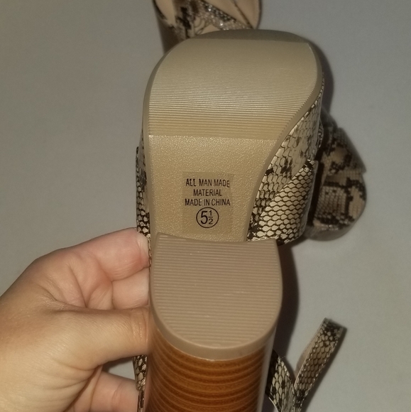 Snakeskin chunky heels - Picture 4 of 4